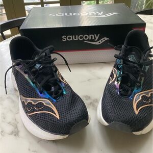 Saucony Endorphin Pro 3 (9.5M) black/gold